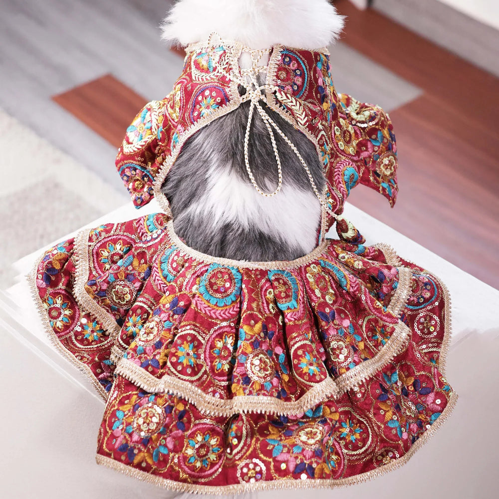 Detail of the skirt and the lining